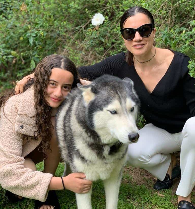 Daphna Nissenbaum, CEO and co-founder of TIPA with her daughter and their dog Tommy